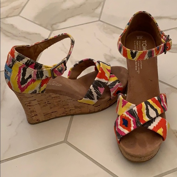 TOMS wedges - Picture 2 of 2